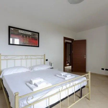 Altido Hill View In Campegli With Garden Апартаменты *
