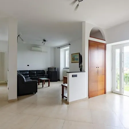 Апартаменты Altido Hill View In Campegli With Garden